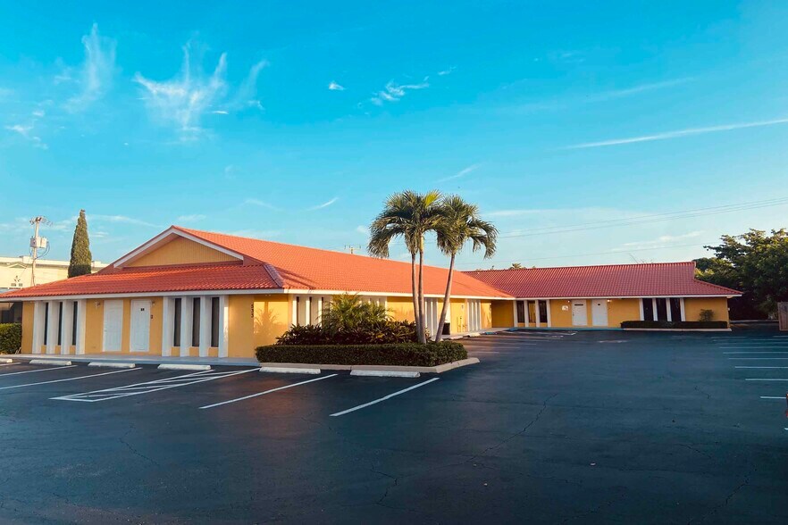 533 Northlake Blvd, North Palm Beach, FL for lease - Primary Photo - Image 1 of 6