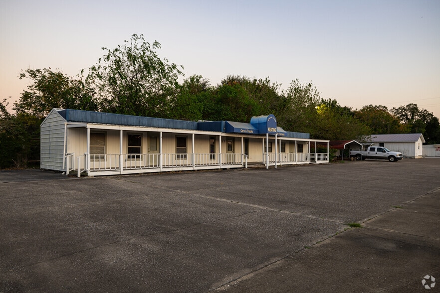 215 Highway 124, Winnie, TX for lease - Building Photo - Image 1 of 5
