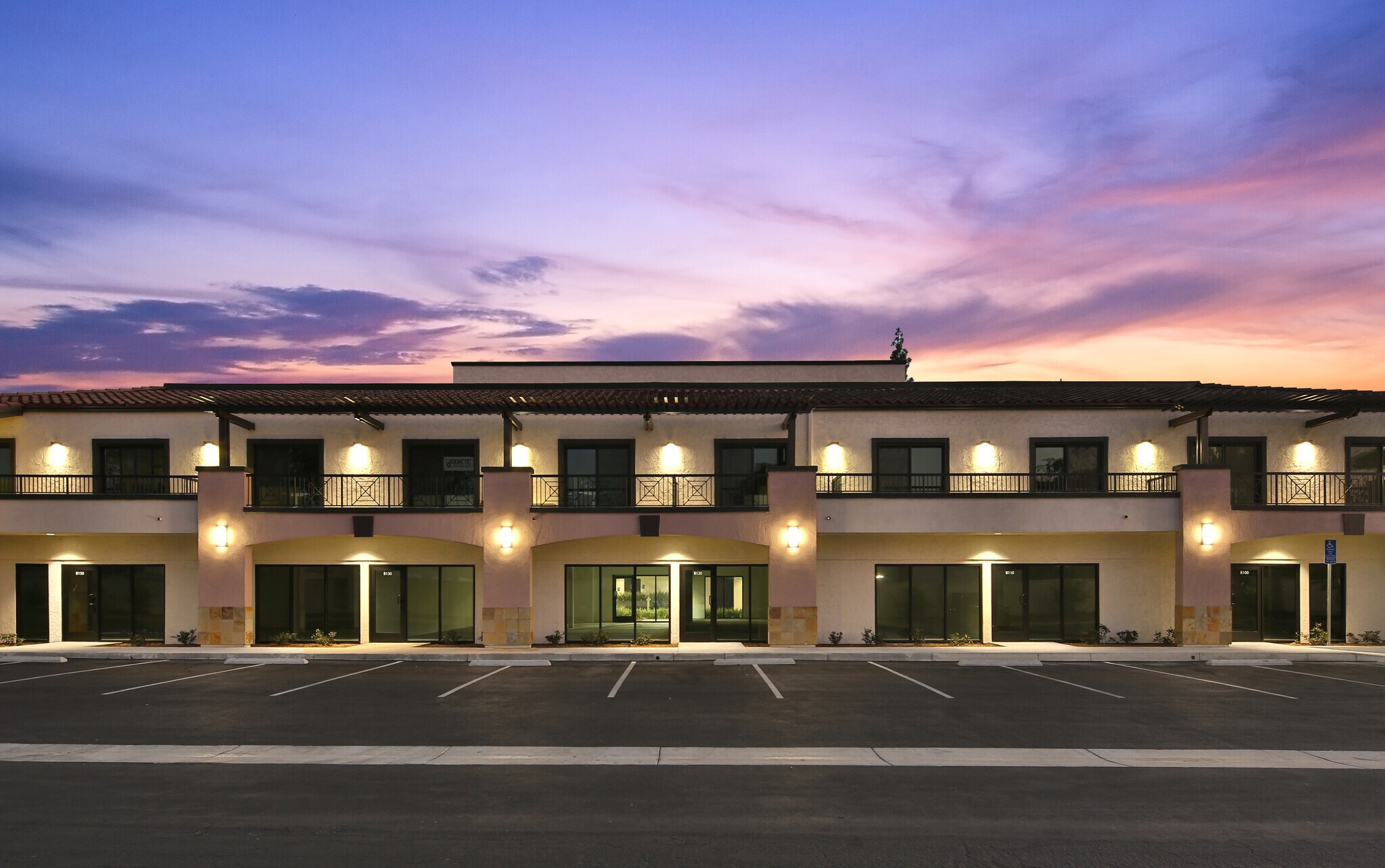 13079 Artesia Blvd, Cerritos, CA à louer Photo du bâtiment- Image 1 de 18
