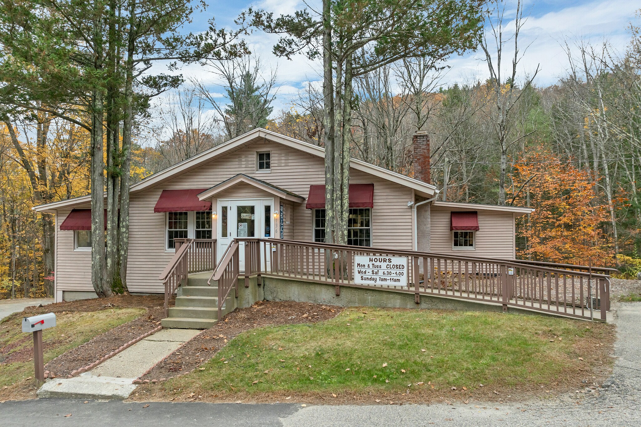 136 Daniel Webster Hwy, Meredith, NH à vendre Photo du bâtiment- Image 1 de 43