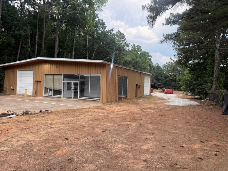 1350 Commerce Dr, Stockbridge, GA à louer - Photo du bâtiment - Image 3 de 17
