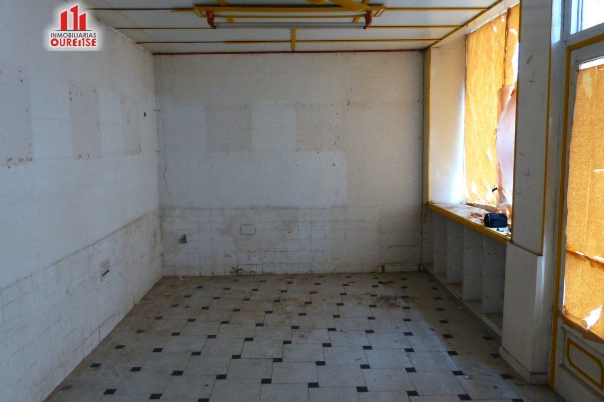 Retail in Ourense for lease Building Photo- Image 1 of 6