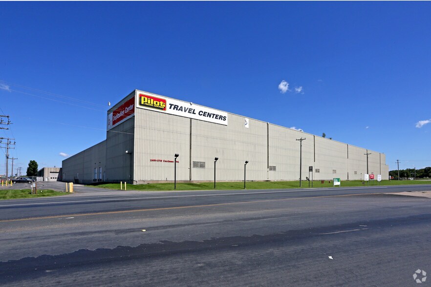 11600 Courthouse Blvd, Inver Grove Heights, MN à louer - Photo du bâtiment - Image 2 de 7