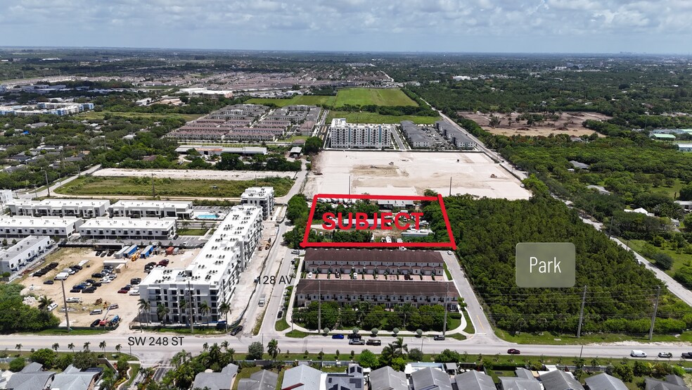 24615 128 Av, Princeton, FL à vendre - Photo du bâtiment - Image 2 de 3