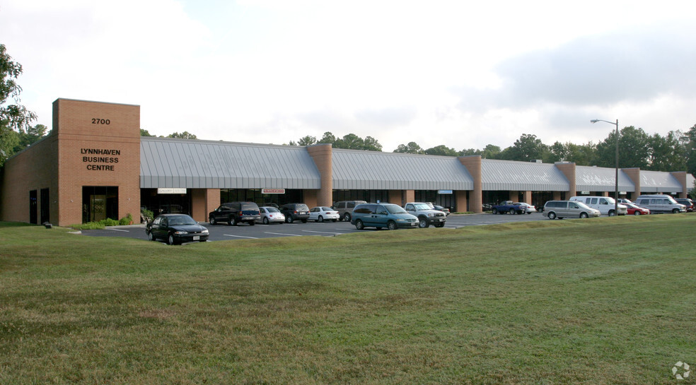 2700 Avenger Dr, Virginia Beach, VA à louer - Photo du bâtiment - Image 2 de 7