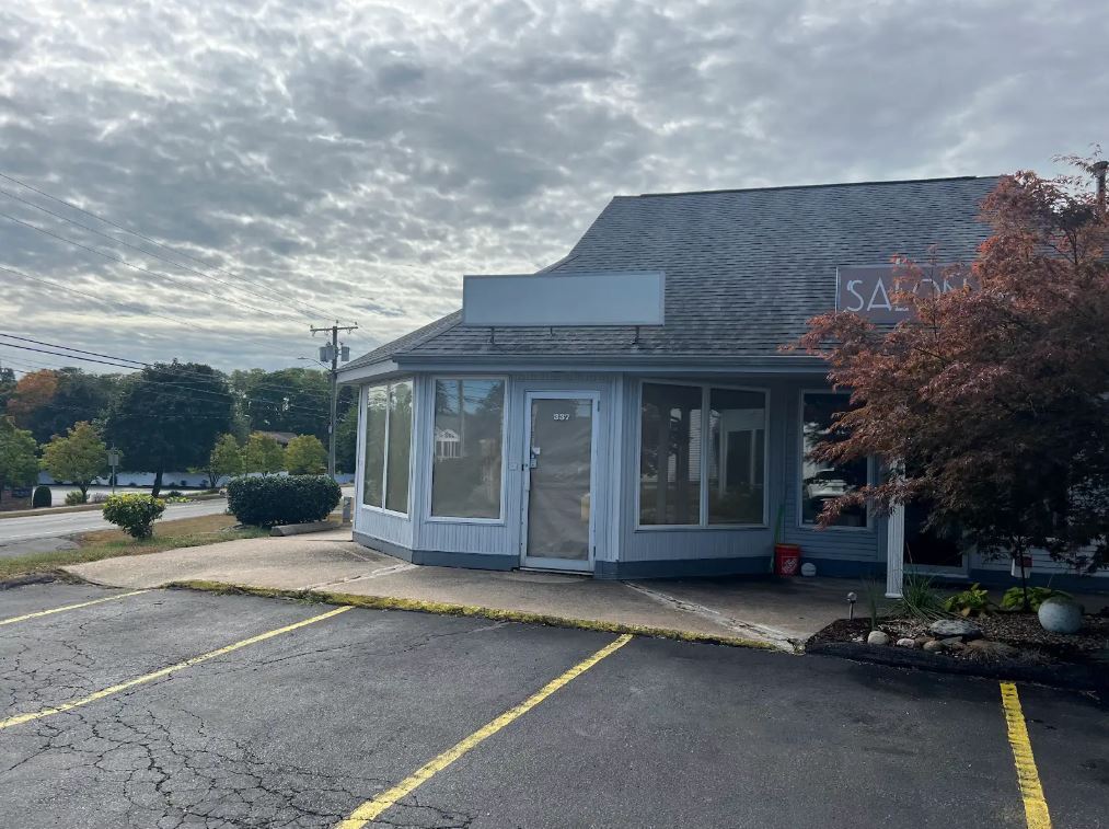 343 N Westfield St, Feeding Hills, MA à louer Photo du bâtiment- Image 1 de 4