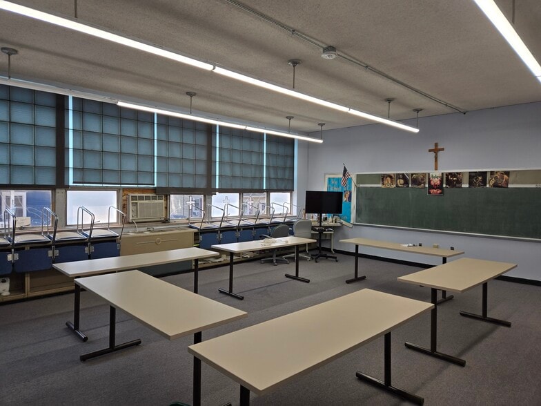 55 Turner Ave, Riverside, RI for lease - Interior Photo - Image 2 of 13