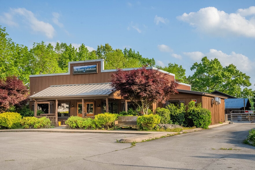 7080 Dale Ridge Rd, Lancaster, TN for sale - Building Photo - Image 1 of 49