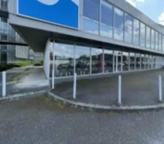 Office in Mérignac for lease - Building Photo - Image 3 of 8