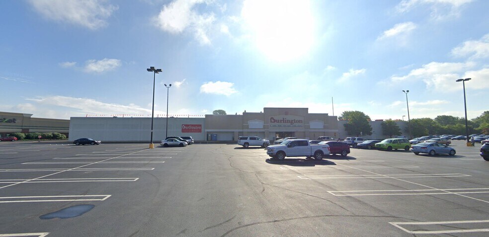 7901 S US 31, Indianapolis, IN for lease - Building Photo - Image 1 of 7