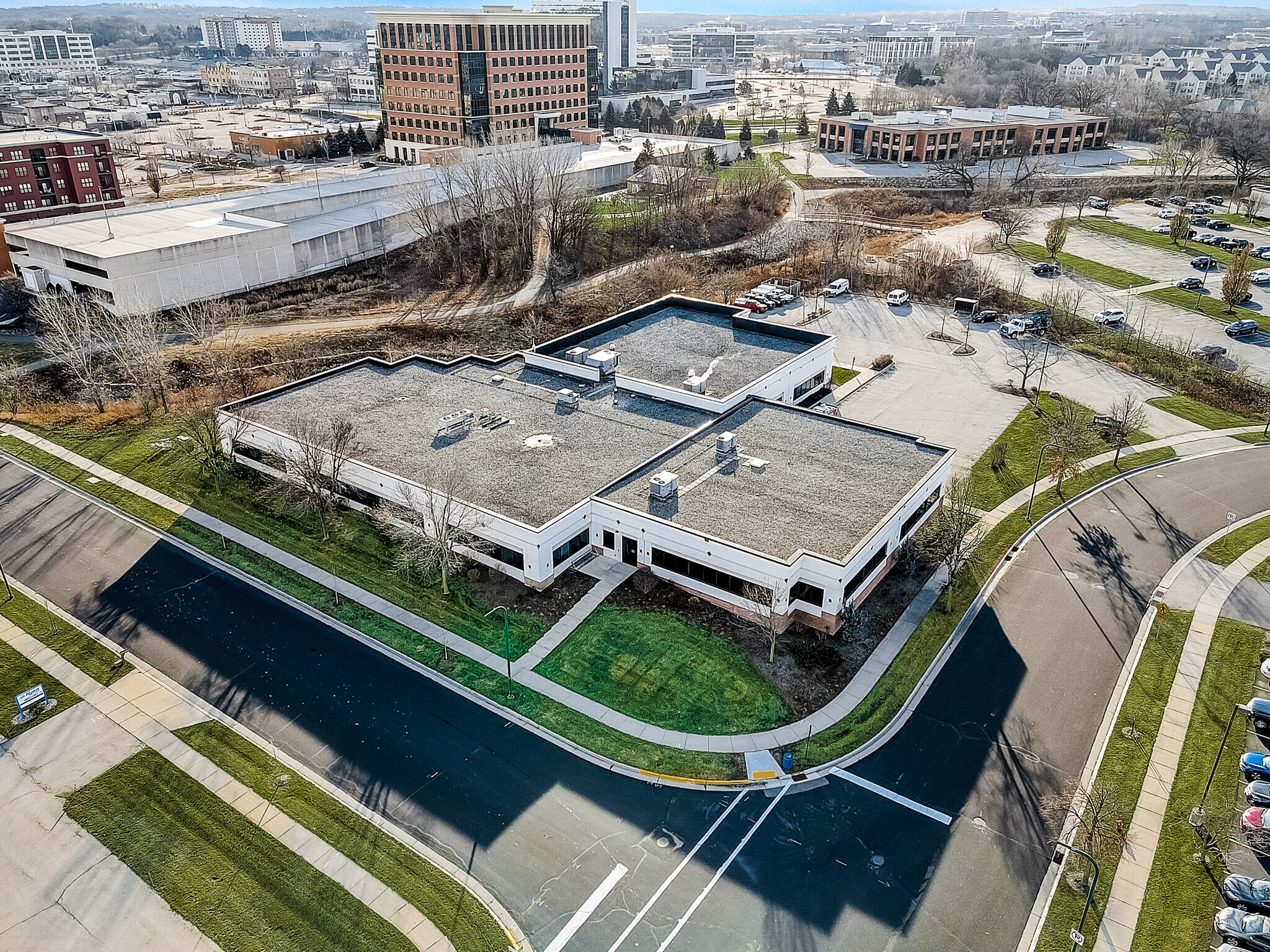 8505 Research Way, Middleton, WI à louer Photo du bâtiment- Image 1 de 10