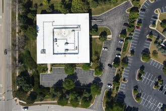 4630 Weaver Pky, Warrenville, IL - AERIAL  map view