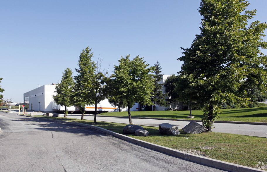 2800 Matheson Blvd E, Mississauga, ON à louer - Photo du bâtiment - Image 2 de 2