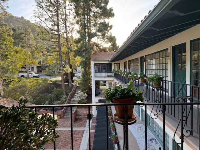 51-63 Malaga Cove Plz, Palos Verdes Estates, CA for lease - Building Photo - Image 3 of 5