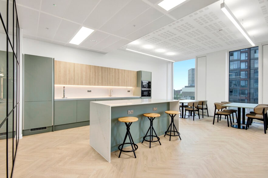 10 Miles Yard, London for lease - Interior Photo - Image 2 of 33