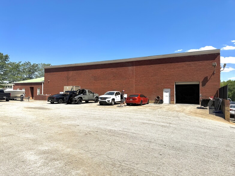 904 Atlanta Hwy, Buford, GA for sale - Building Photo - Image 3 of 13
