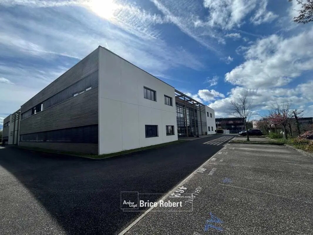 Office in Saint-Priest for lease Building Photo- Image 1 of 14