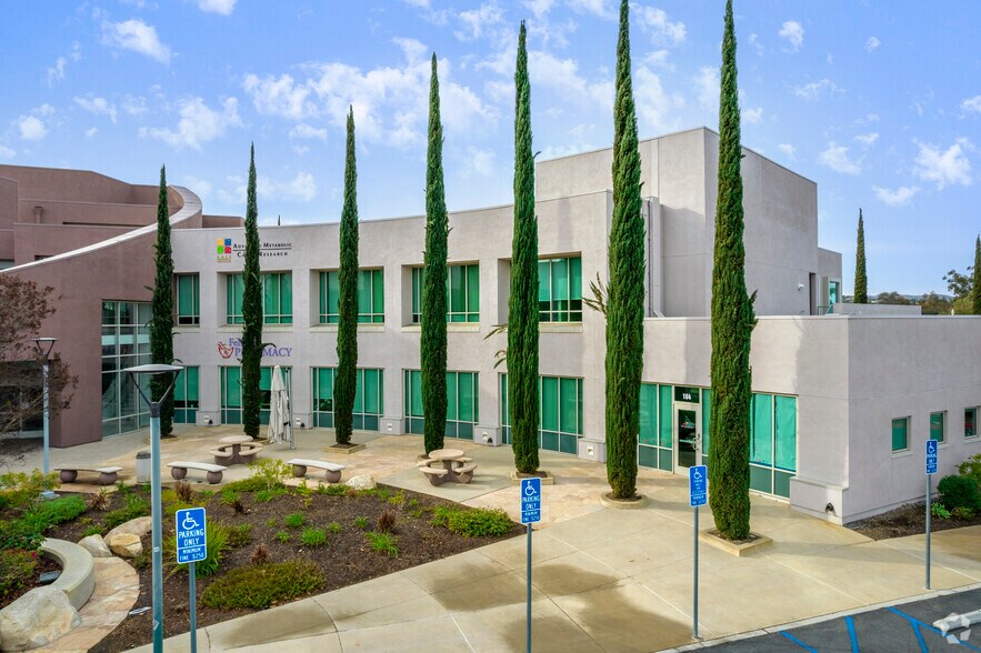 625 W Citracado Pky, Escondido, CA à louer - Photo du bâtiment - Image 2 de 5