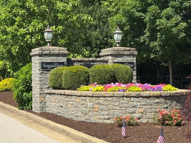 Sugartree Ln, Versailles, KY for sale - Building Photo - Image 1 of 35