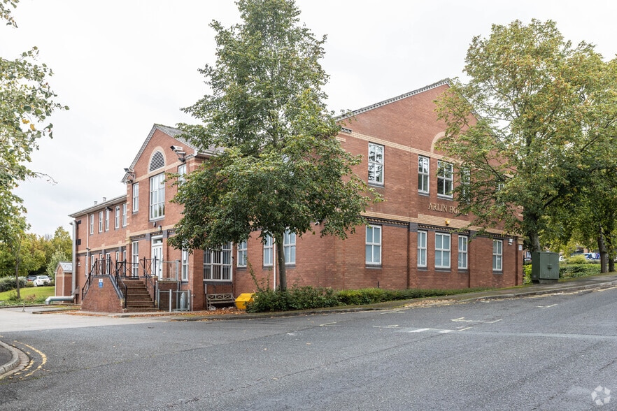 2 Hornbeam Sq W, Harrogate for lease - Primary Photo - Image 1 of 1