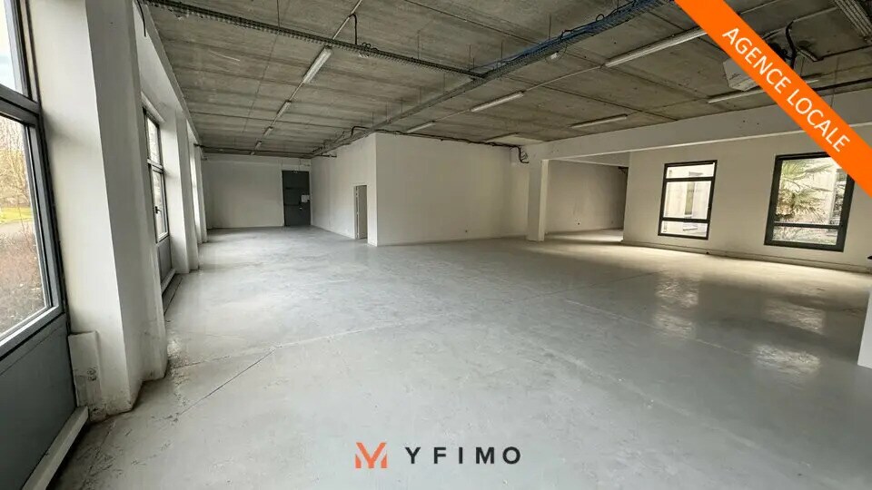 Flex in ROISSY-EN-FRANCE for lease - Interior Photo - Image 2 of 6