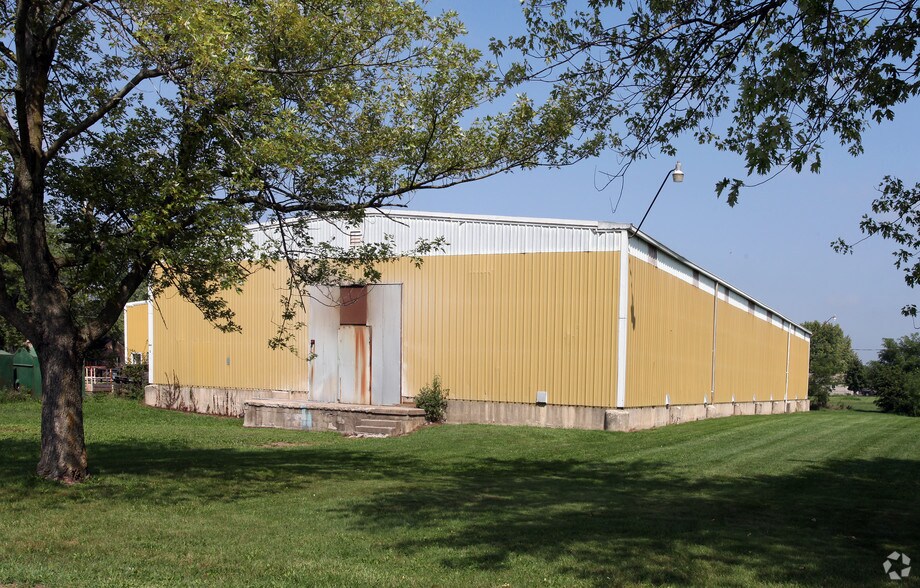 3802 S Meeker Ave, Muncie, IN à vendre - Photo du bâtiment - Image 2 de 2