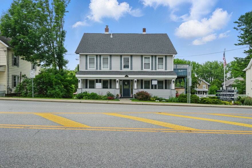 11 Vernon Ave, Hamburg, NJ à louer - Photo principale - Image 1 de 40