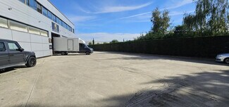 Plus de détails pour Local d'activités à louer