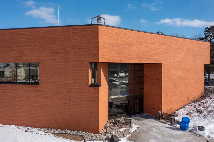 100 Gough Rd, Markham, ON à louer - Photo du bâtiment - Image 3 de 5