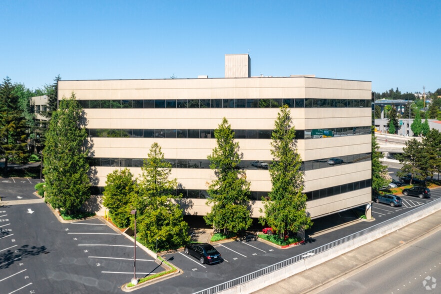 400 112th Ave NE, Bellevue, WA for lease - Building Photo - Image 3 of 7