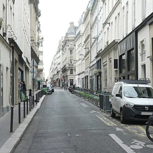 Local d'activités dans Paris à vendre - Photo du bâtiment - Image 1 de 5