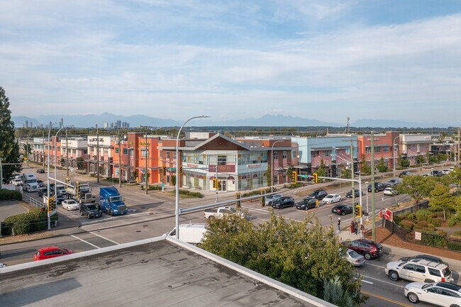 Plus de détails pour 8028 128th St, Surrey, BC - Commerce de détail à vendre