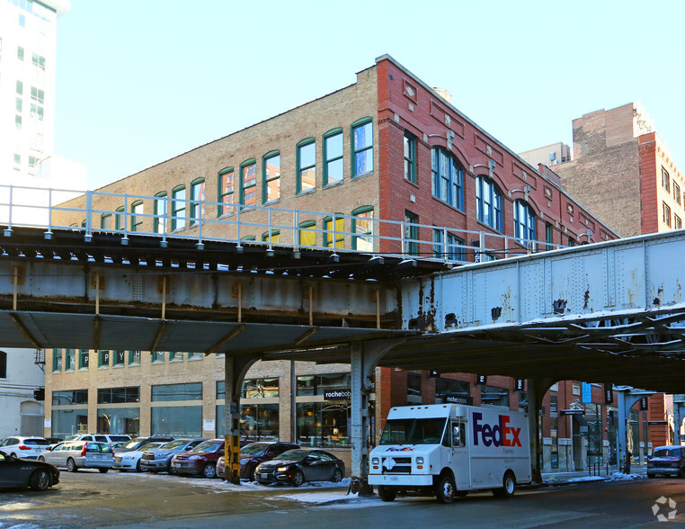 222 W Hubbard St, Chicago, IL à louer - Photo du bâtiment - Image 2 de 9