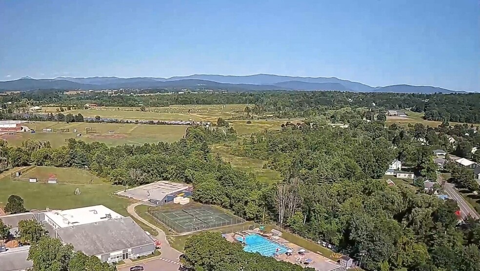 16 New Haven Rd, Vergennes, VT à vendre - Vidéo sur l’inscription commerciale - Image 2 de 10
