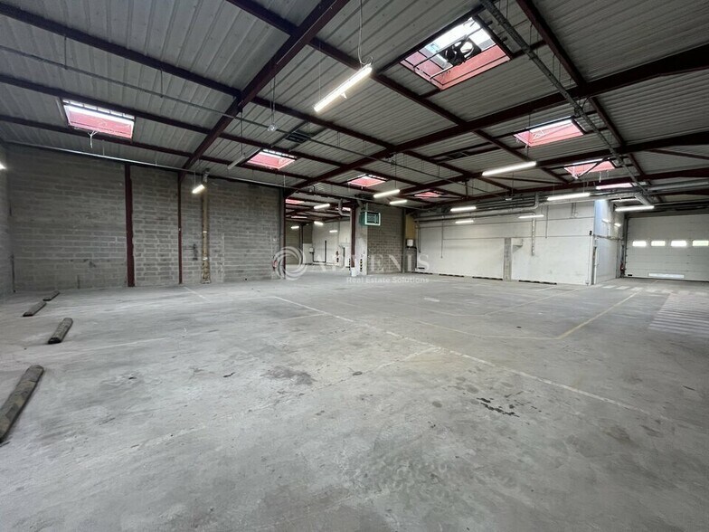 Flex in Neuilly-sur-Marne for lease - Building Photo - Image 2 of 9