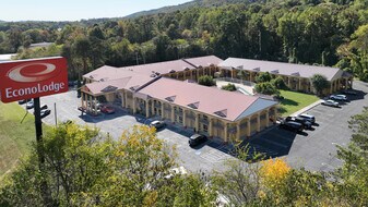 Econo Lodge Dalton - Motel