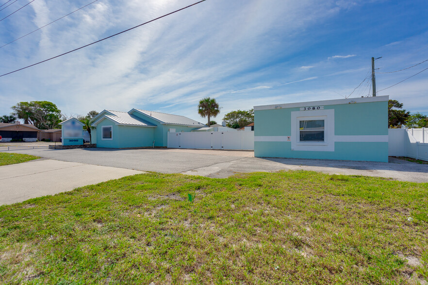 3090 Dixie Hwy NE, Palm Bay, FL à vendre - Photo principale - Image 1 de 1