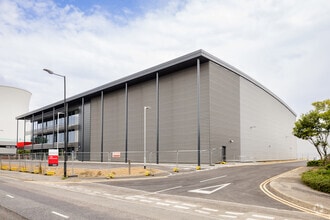136 Edinburgh Av, Slough for lease Building Photo- Image 2 of 2
