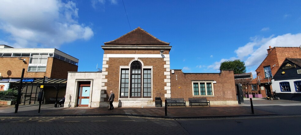 37 High St, Stourport On Severn for lease - Primary Photo - Image 1 of 5