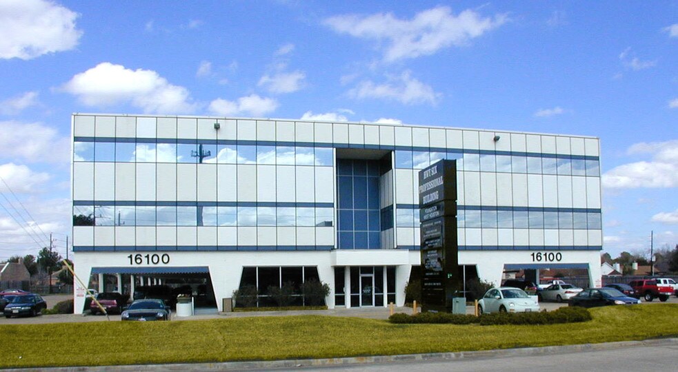16100 Cairnway Dr, Houston, TX à louer - Photo du bâtiment - Image 2 de 5