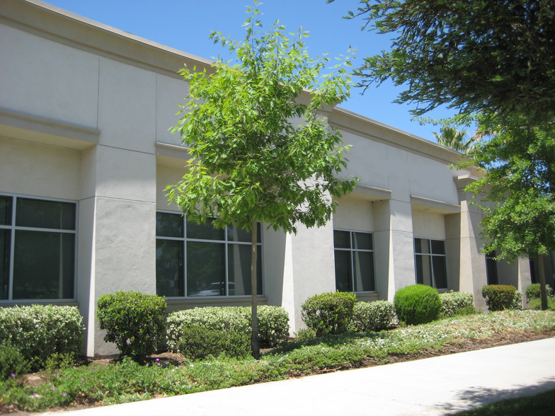 4927 Calloway Dr, Bakersfield, CA for lease - Building Photo - Image 1 of 5