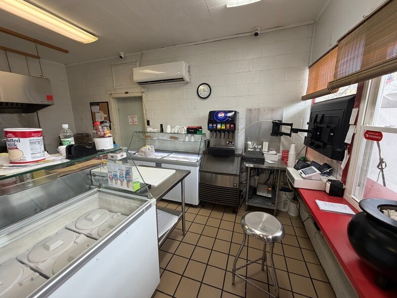 2 Alden Rd, Nanticoke, PA for sale - Building Photo - Image 3 of 4