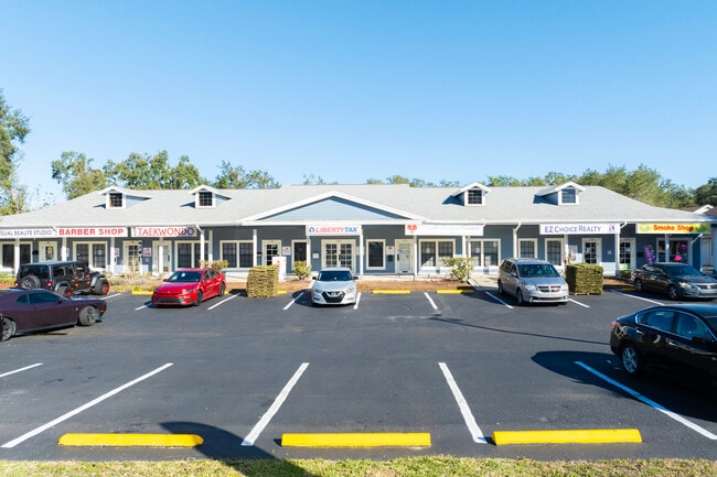 More details for 104-118 E Bloomingdale Ave, Brandon, FL - Office/Retail for Lease