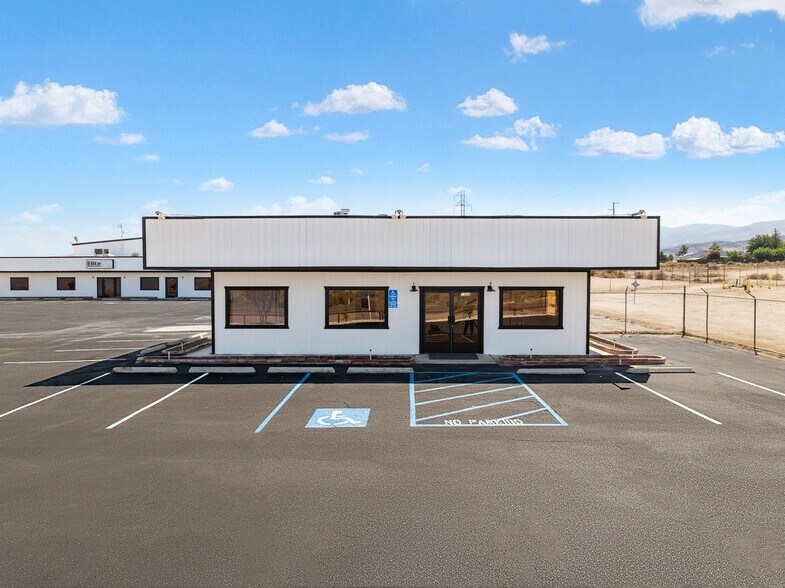 1589 Kern St, Taft, CA à vendre - Photo du bâtiment - Image 3 de 25