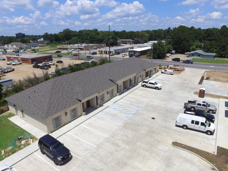 2014 Tower Dr, Monroe, LA à louer - Photo du bâtiment - Image 2 de 9