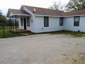103 Cartwright Park Rd, Weatherford, TX for lease Building Photo- Image 2 of 13