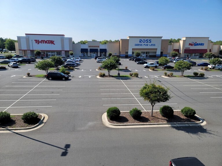 730 Leonard, Albemarle, NC à louer - Photo du bâtiment - Image 2 de 37