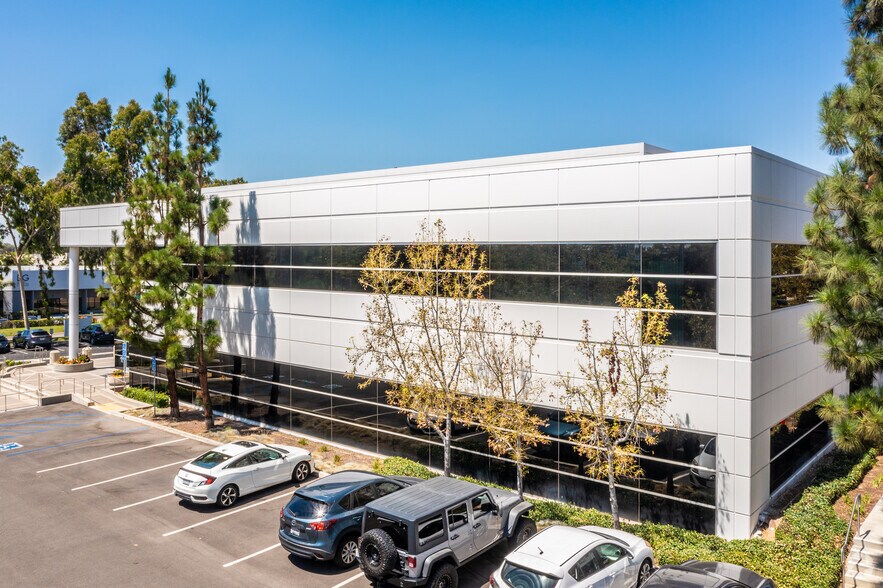 3010-3070 Saturn St, Brea, CA à louer - Photo du bâtiment - Image 2 de 29