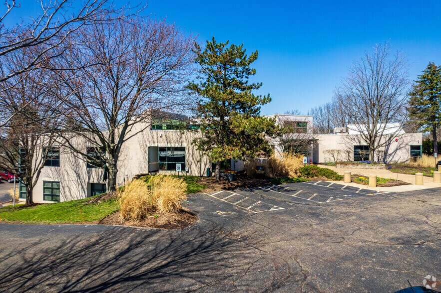 450 Grant St, Akron, OH à vendre - Photo du bâtiment - Image 3 de 22