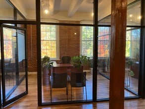 296 Nonotuck St, Northampton, MA à louer Photo intérieure- Image 2 de 4